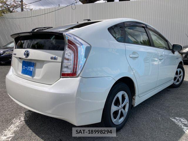 Toyota PRIUS 2012-02 8871861-3
