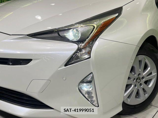 Toyota PRIUS 2017-04 8871845-11