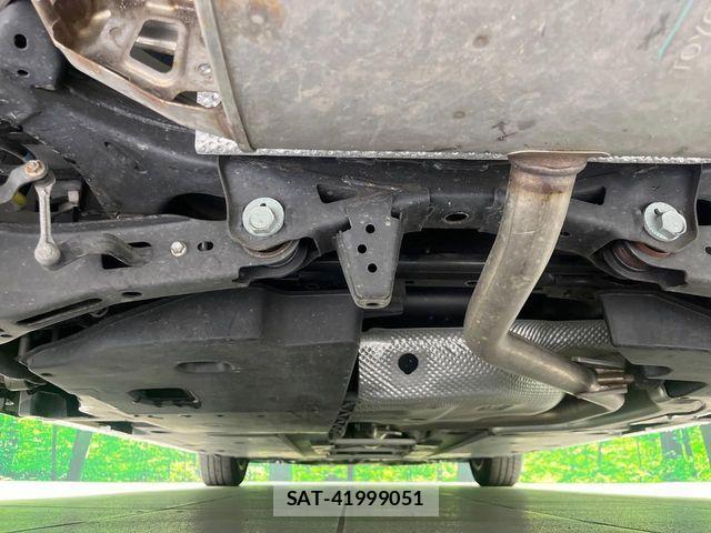 Toyota PRIUS 2017-04 8871845-18