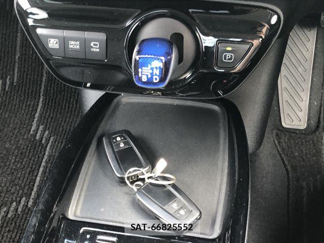 Toyota PRIUS 2021-09 8871839-10