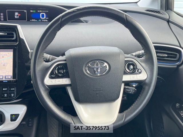Toyota PRIUS 2017-03 8871849-12