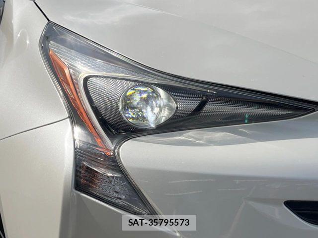 Toyota PRIUS 2017-03 8871849-13