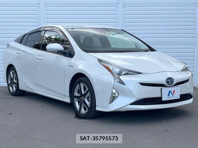 Toyota PRIUS 2017-03 8871849-17