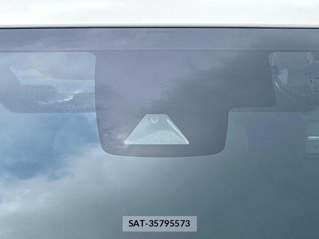 Toyota PRIUS 2017-03 8871849-2