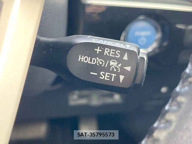 Toyota PRIUS 2017-03 8871849-5