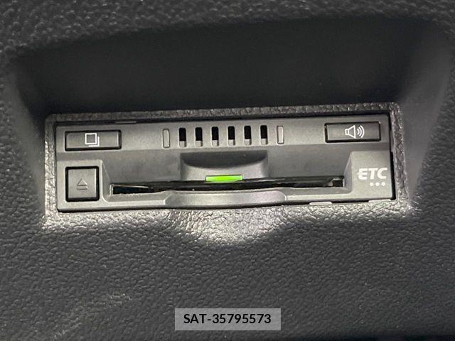 Toyota PRIUS 2017-03 8871849-7
