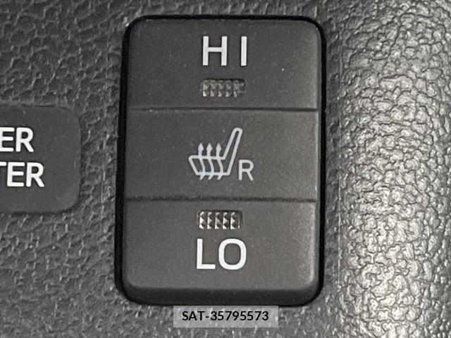 Toyota PRIUS 2017-03 8871849-8