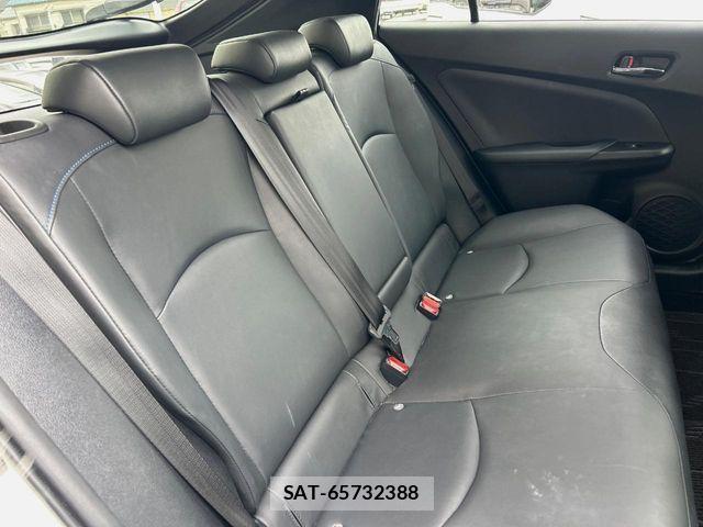Toyota PRIUS 2017-09 8871847-11