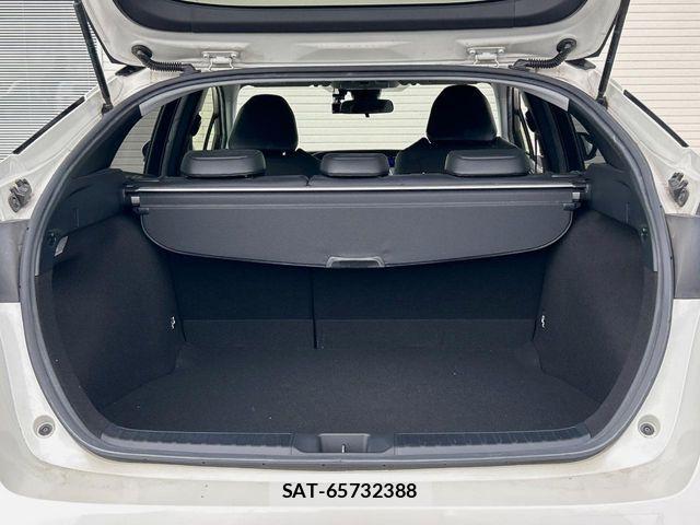 Toyota PRIUS 2017-09 8871847-12