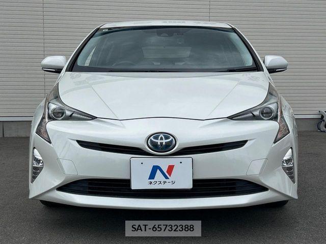 Toyota PRIUS 2017-09 8871847-14