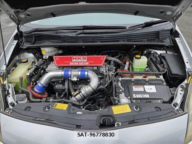 Toyota PRIUS 2013-07 8871855-13