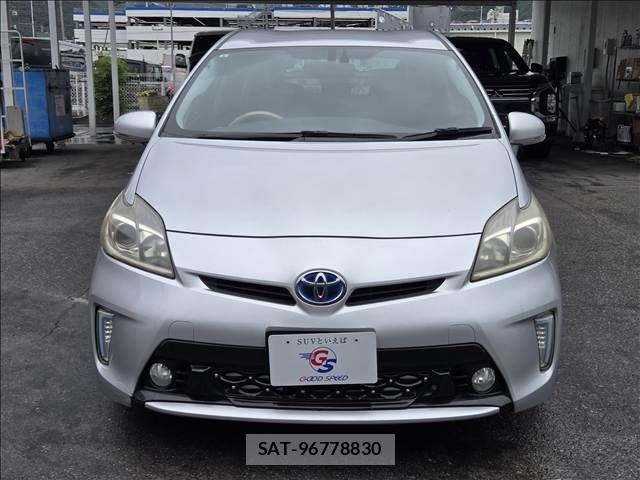 Toyota PRIUS 2013-07 8871855-14
