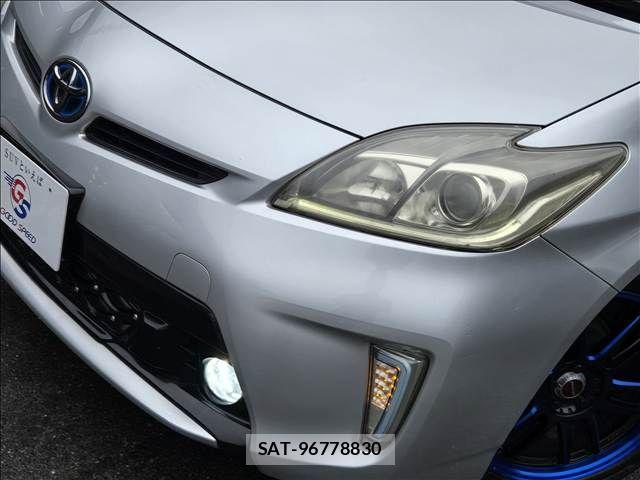 Toyota PRIUS 2013-07 8871855-19