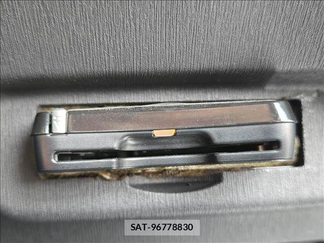Toyota PRIUS 2013-07 8871855-7