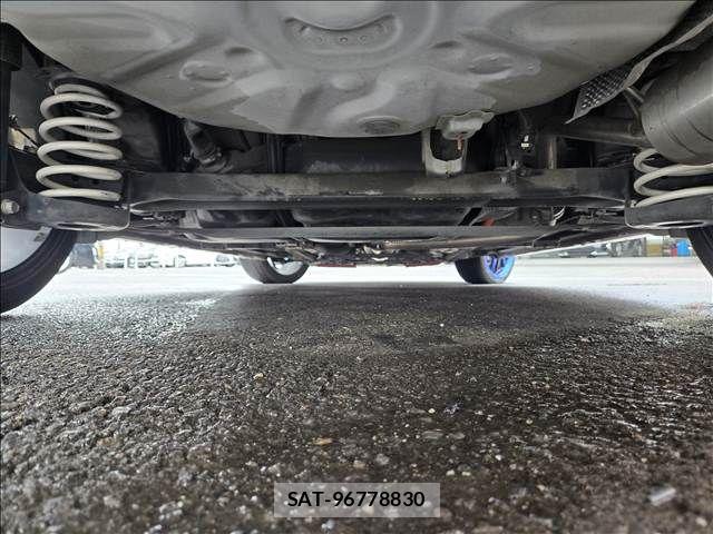 Toyota PRIUS 2013-07 8871855-8
