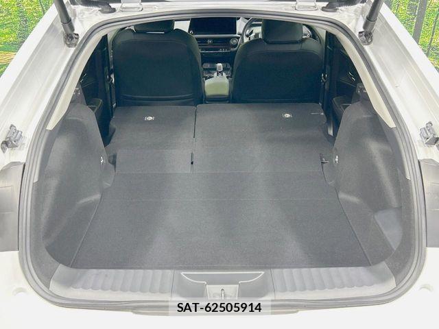 Toyota PRIUS 2024-03 8871835-9