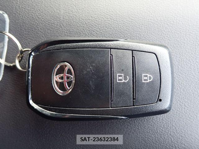 Toyota PRIUS 2024-05 8871836-18
