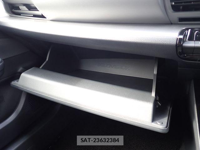 Toyota PRIUS 2024-05 8871836-21