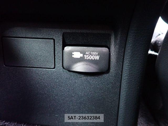 Toyota PRIUS 2024-05 8871836-23