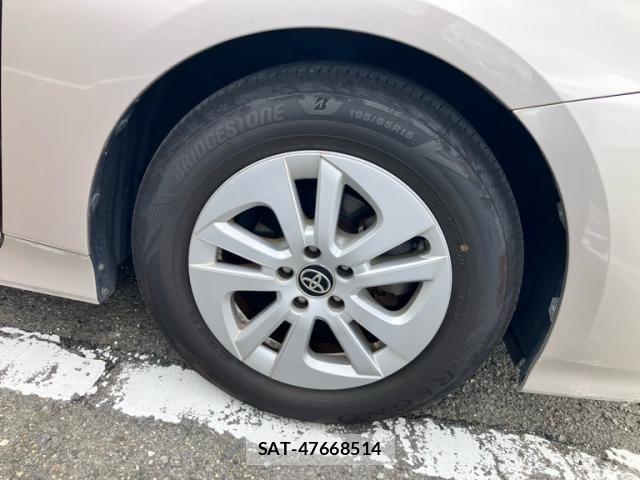 Toyota PRIUS 2016-01 8871853-1