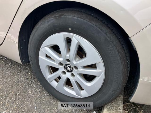 Toyota PRIUS 2016-01 8871853-3