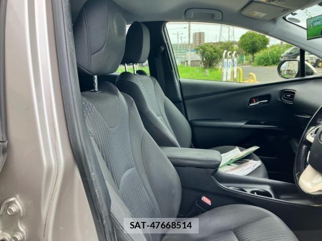 Toyota PRIUS 2016-01 8871853-4