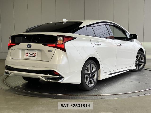 Toyota PRIUS 2020-03 8871837-22
