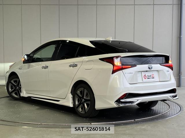 Toyota PRIUS 2020-03 8871837-24