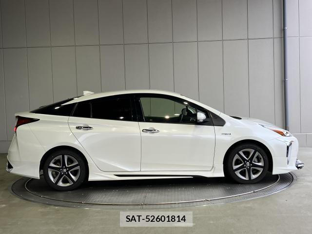 Toyota PRIUS 2020-03 8871837-25