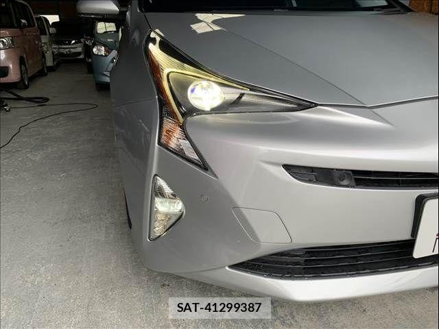 Toyota PRIUS 2016-10 8871854-28