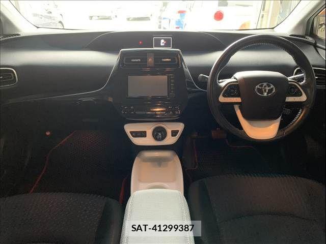 Toyota PRIUS 2016-10 8871854-2
