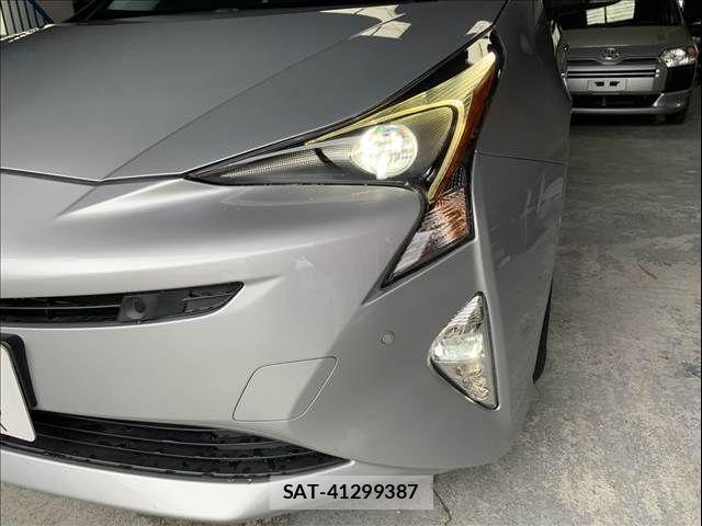 Toyota PRIUS 2016-10 8871854-29