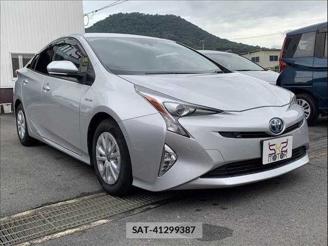 Toyota PRIUS 2016-10 8871854-3