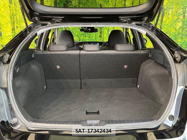 Toyota PRIUS 2017-12 8881627-9