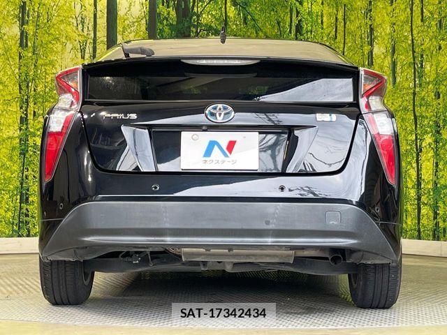 Toyota PRIUS 2017-12 8881627-14