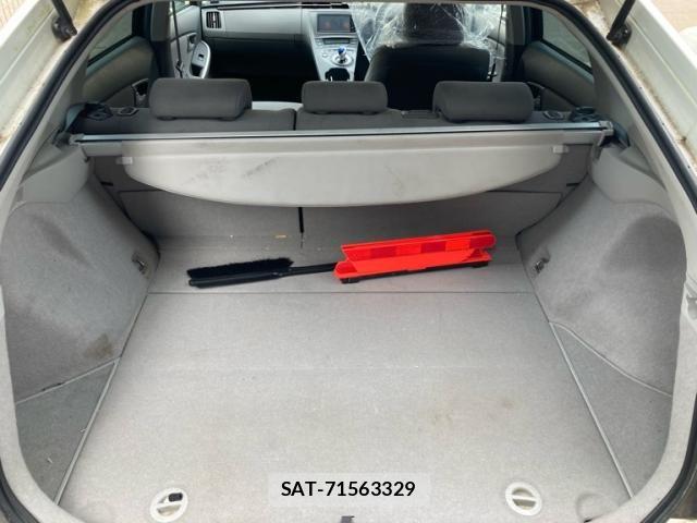 Toyota PRIUS 2010-01 8881676-11