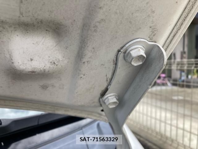 Toyota PRIUS 2010-01 8881676-14