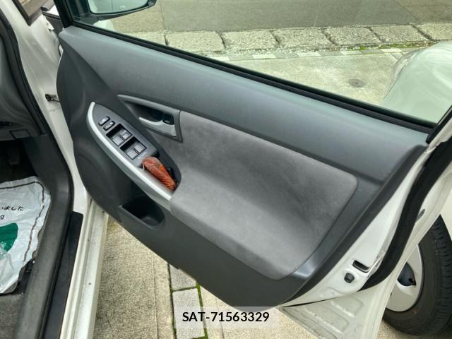 Toyota PRIUS 2010-01 8881676-15