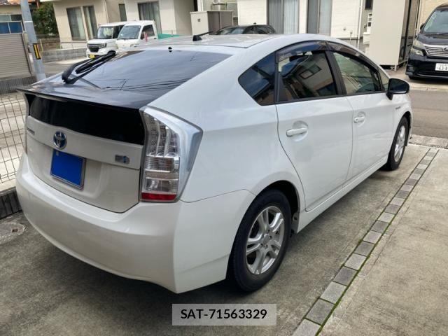Toyota PRIUS 2010-01 8881676-3