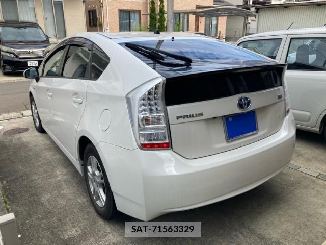 Toyota PRIUS 2010-01 8881676-4