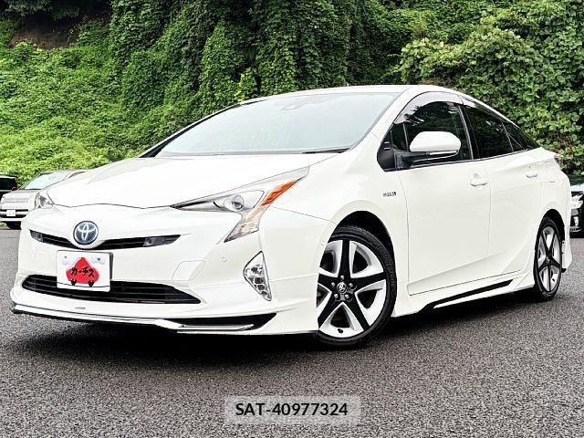 Toyota PRIUS 2017-03 8881606-0