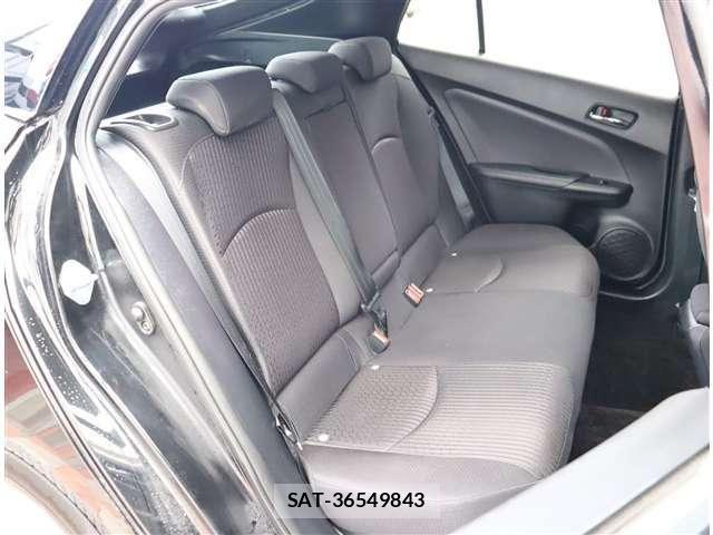 Toyota PRIUS 2018-01 8881607-13