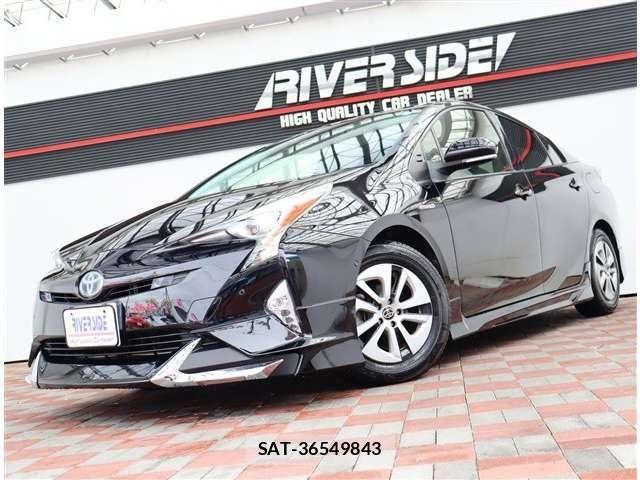 Toyota PRIUS 2018-01 8881607-17