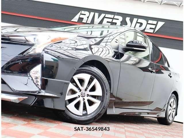 Toyota PRIUS 2018-01 8881607-18