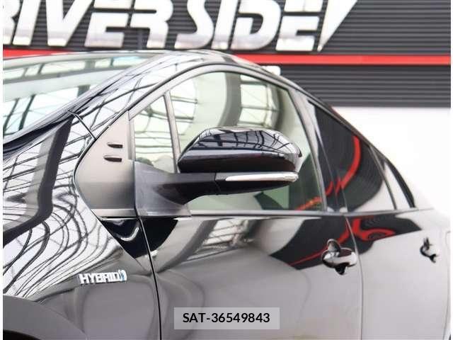 Toyota PRIUS 2018-01 8881607-19