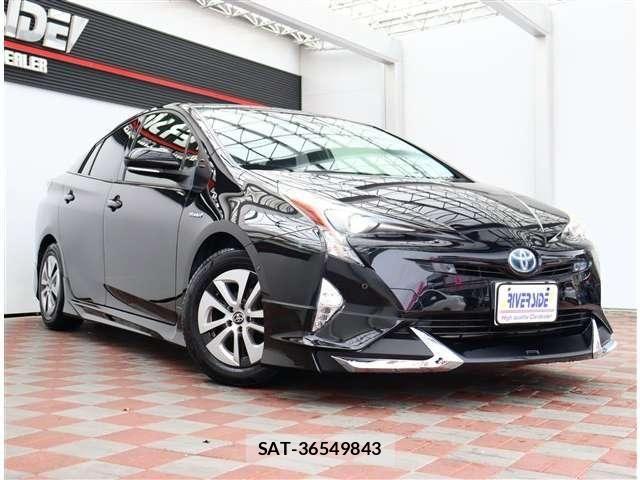 Toyota PRIUS 2018-01 8881607-20