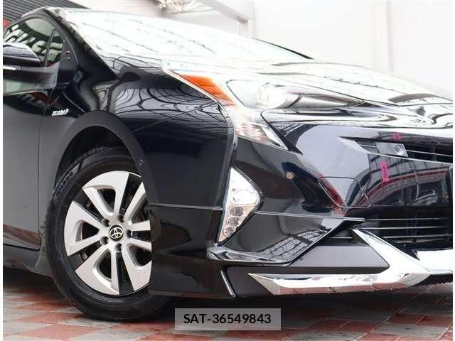 Toyota PRIUS 2018-01 8881607-21
