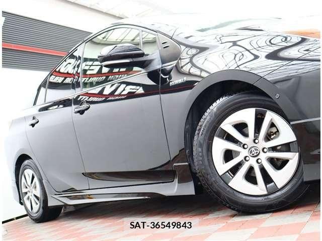 Toyota PRIUS 2018-01 8881607-24
