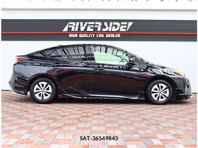 Toyota PRIUS 2018-01 8881607-3