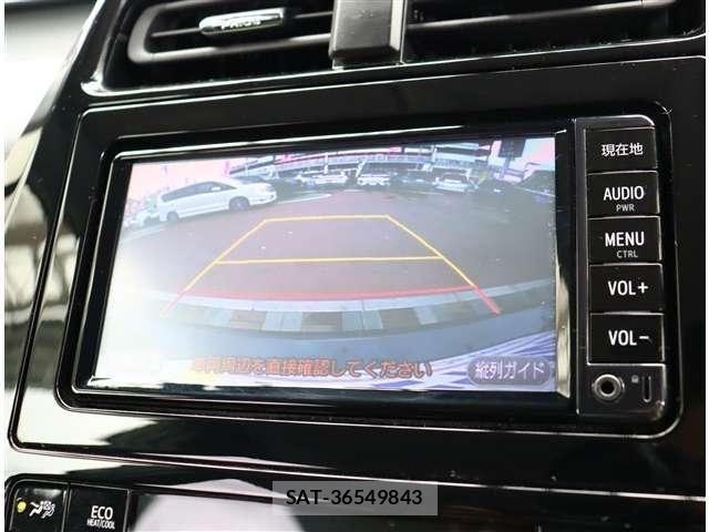 Toyota PRIUS 2018-01 8881607-5